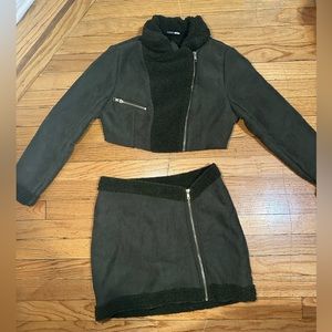 Cozy olive green mini skirt